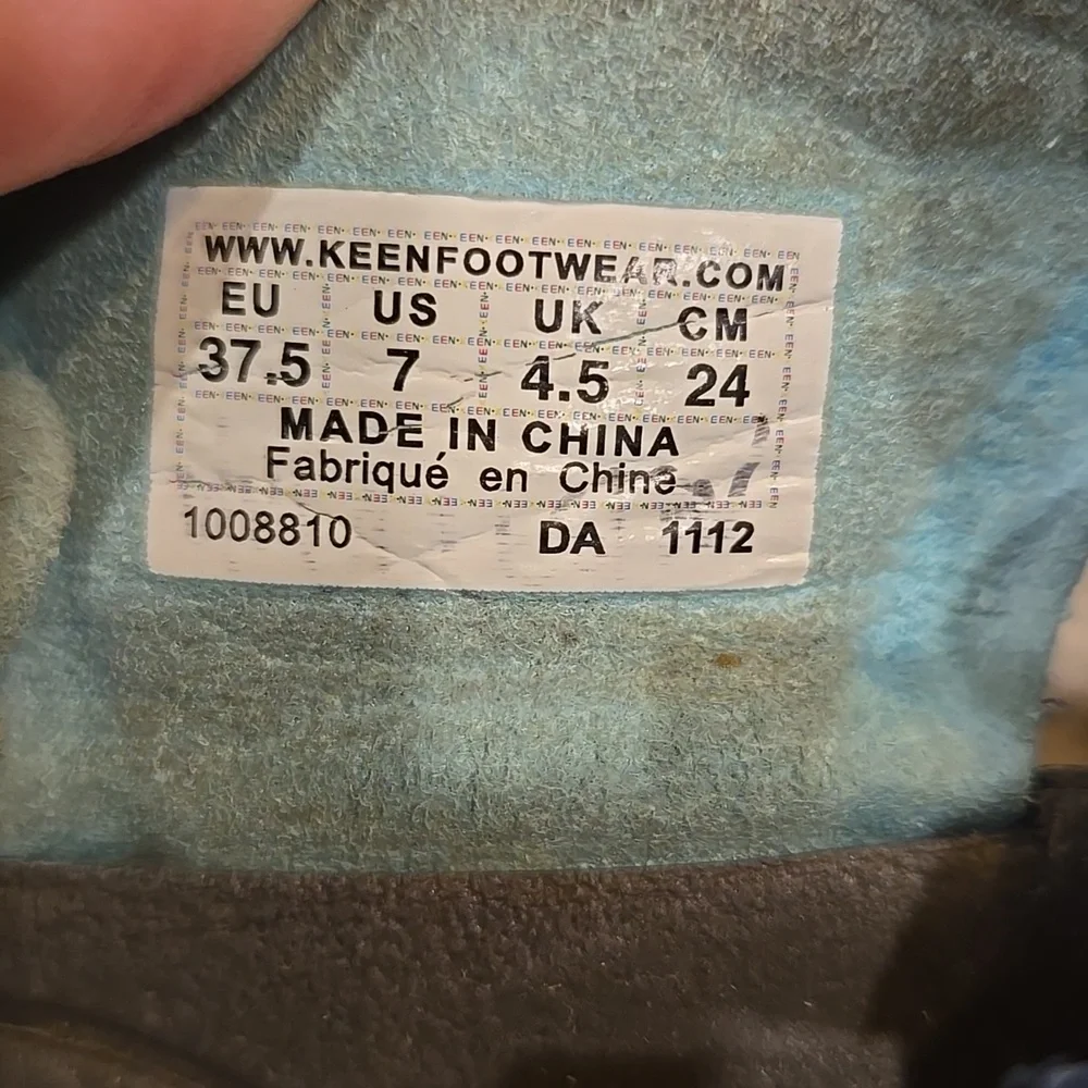 KEEN CLEARWATER CNX WATERPROOF HIKING SANDALS WOMEN'S. SIZE 7. BLUE.